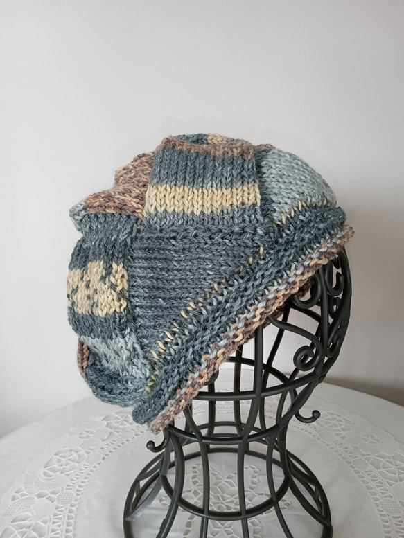 バスケット編みのベレー帽・茶系、ブルー系 4枚目の画像