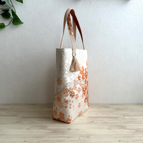 ◆30%off◆絹の帯と帯締めのバッグ　舞桜文柄　帯リメイク224AB 4枚目の画像