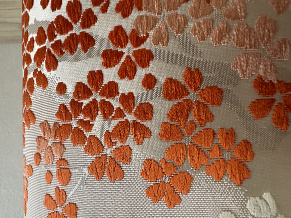 ◆30%off◆絹の帯と帯締めのバッグ　舞桜文柄　帯リメイク224AB 8枚目の画像