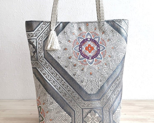 絹の帯と帯締めのバッグ 蜀江花文柄 帯リメイク316 ハンドバッグ Ho