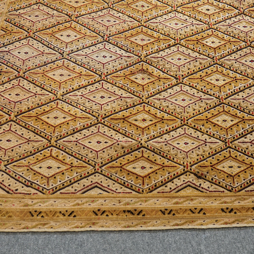 105×103cm【手織りマシュワニキリム】手織り絨毯 カーペット 105×103cm【手織りマシュワニキリム】手織り絨毯 カーペット