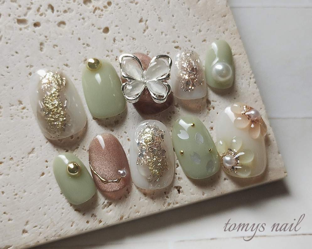 チューリップネイル　ニュアンスネイル　ネイルチップ　蝶々ネイル