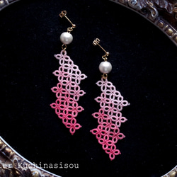 幾何圖案梭織蕾絲棉質珍珠耳環（櫻花色） 第7張的照片