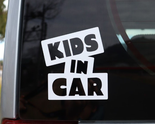 子供の絵をカッティングステッカーに♡ 子供の絵をステッカーに