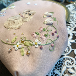 春色新作2024 がま口　ポーチ　ハンドメイド　手刺繍　刺繍　プレゼント　ギフト　木苺 6枚目の画像