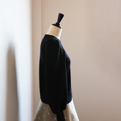 【3個尺寸可選！ ] 蕾絲領、異材質泡泡袖、長袖套頭衫【黑色】 第7張的照片