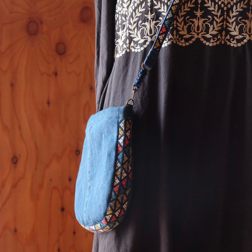 刺繍デニムバック　No.609　デニムリメイク　刺繍バック　ショルダーバック 刺繍デニムバック No.609 デニムリメイク 刺繍バック ショルダーバック