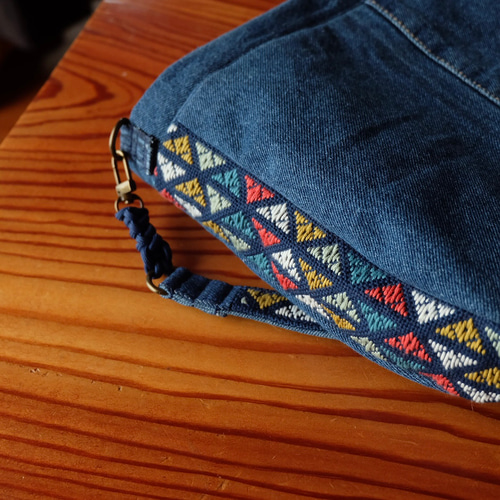 刺繍デニムバック　No.609　デニムリメイク　刺繍バック　ショルダーバック b733ef3e1970bedf2d7780b5e47fc7