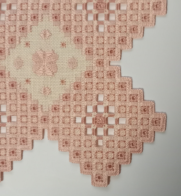 桜ハンドメイド2024　北欧ハーダンガー刺繍　テーブルファブリック　横長ドイリー　桜　手刺繍　麻素材 4枚目の画像