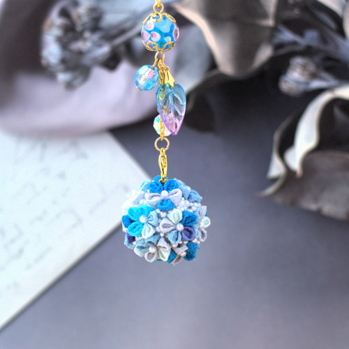 つまみ細工帯飾り　根付け　バックチャーム つまみ細工帯飾り 根付け バックチャーム つまみ細工 根付け帯飾り 桜