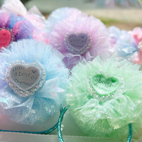 ☆キラキラハート♡チュールポンポンヘアゴム 雑貨・その他 ハッピー