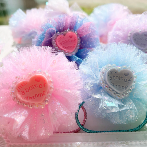 ☆キラキラハート♡チュールポンポンヘアゴム 雑貨・その他 ハッピー