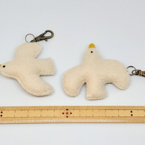 フェルトマスコット 刺繍 キーホルダー 鳥 キーホルダー おぢ 通販