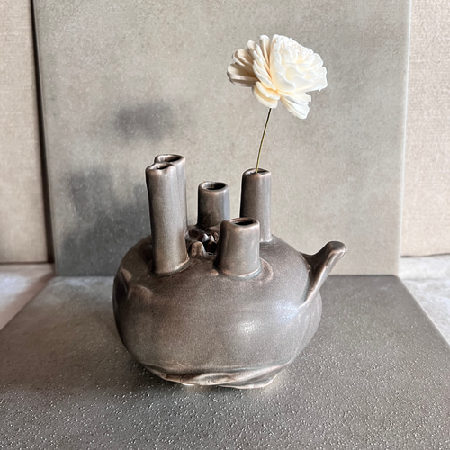 SALE】ハウルの動く城風 陶器(磁器)の一輪挿し 一輪挿し・花瓶