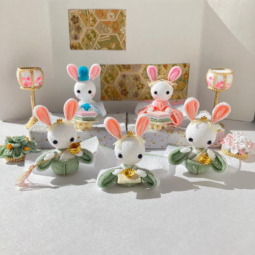 うさぎのお雛様フルセット④(ホワイト×ピンク) つまみ細工 うさぎのお雛様フルセット④(ホワイト×ピンク) つまみ細工