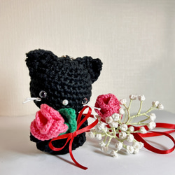 ねこ と 花 チューリップ ねこのはなちゃん (黒) あみぐるみ 新生活 飾り バッグチャーム 1枚目の画像