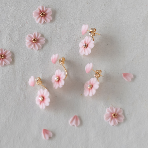 櫻花花瓣 軟陶耳環 / 耳針 / 耳夾 第4張的照片