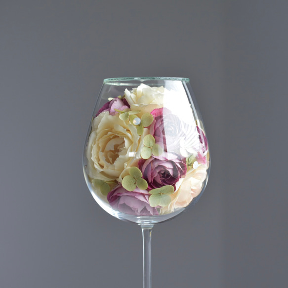 「Ema」薔薇と紫陽花のワイングラスのドライフラワー　ガラスドーム 【一点モノ】 5枚目の画像