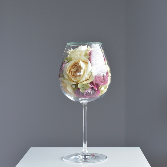 「Ema」薔薇と紫陽花のワイングラスのドライフラワー　ガラスドーム 【一点モノ】 3枚目の画像