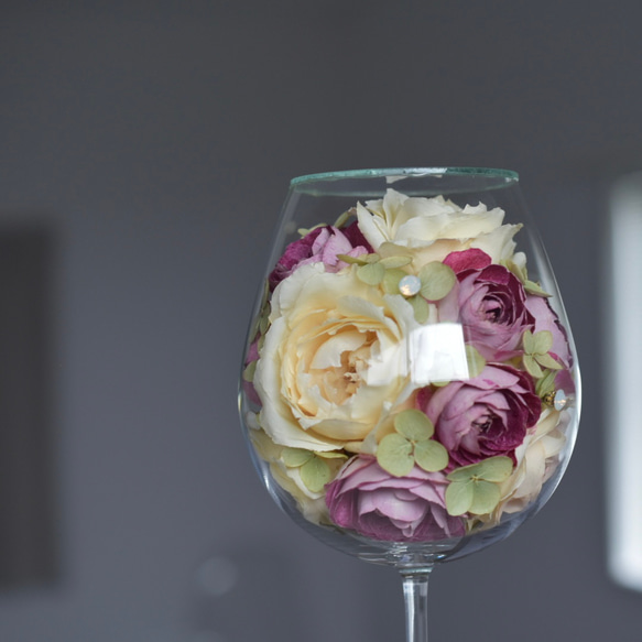 「Ema」薔薇と紫陽花のワイングラスのドライフラワー　ガラスドーム 【一点モノ】 14枚目の画像