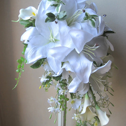 カサブランカのキャスケードブーケ♪ブートニア付き♪生花みたいに綺麗な造花です♪高品質なのに安い0679 4枚目の画像