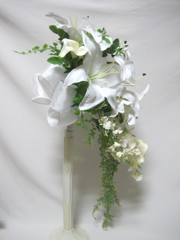 カサブランカのキャスケードブーケ♪ブートニア付き♪生花みたいに綺麗な造花です♪高品質なのに安い0679 17枚目の画像
