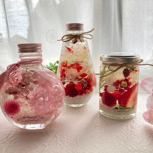 SALE ハーバリウムオイル いちごと蜂花いっぱい春色インテリア 母の日 