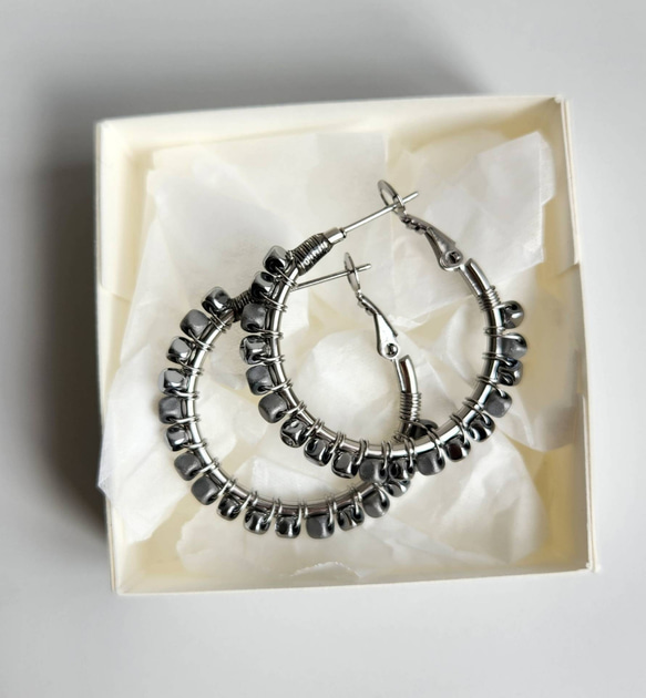 otona hoop 〇゜フープピアス / M / cube glass beads / silver 12枚目の画像