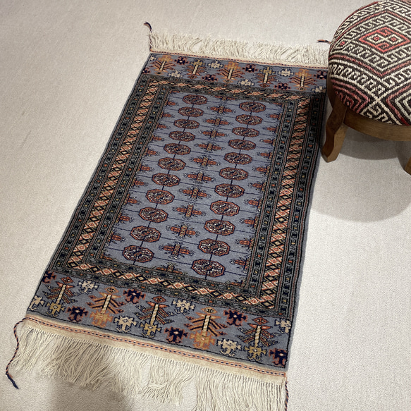 ハンドメイド　トルクメン絨毯　ラグ　手織り 60x96cm トライバルラグ 3枚目の画像
