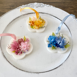 小ぶりな花型が可愛いアロマワックスサシェ〜カラーと香りが選べます〜送別 部活引退などのプチギフトに 2枚目の画像