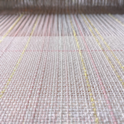 手織り・桜色とオフホワイトのストール 9枚目の画像
