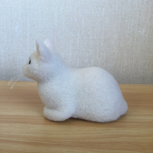 羊毛フェルト 白猫 箱座り ブルーアイ 羊毛フェルト masapan 通販 