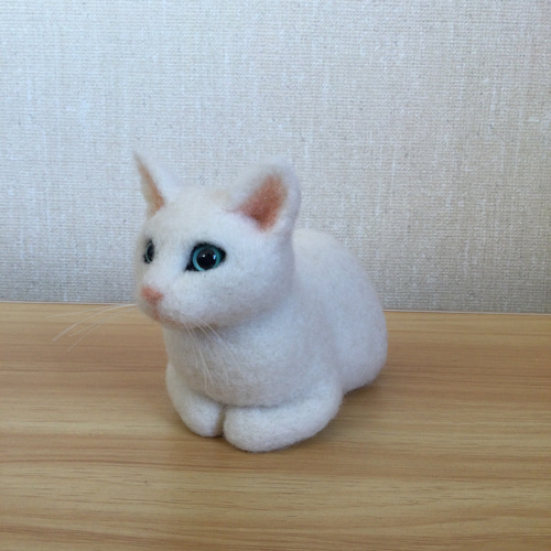 羊毛フェルト 猫 サンプルページ 白猫 L L L ハンドメイド 香箱座り