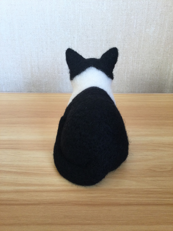 羊毛フェルト　白黒猫 6枚目の画像