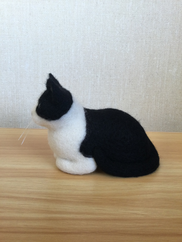羊毛フェルト　白黒猫 5枚目の画像