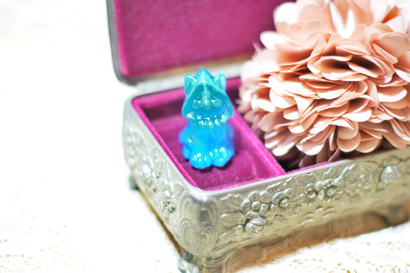 ハロウィン魔女のフィギュア 黒猫 コウモリ付きライトアップ