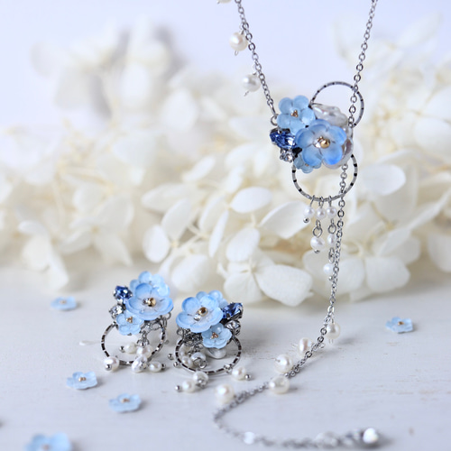 ギフトセットB》ネモフィラ(水色)と淡水パールのロングネックレス＋