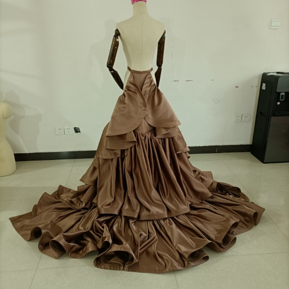 オーバースカート カーキ色 光沢サテン ラッフルフリル リボン 豪華な  