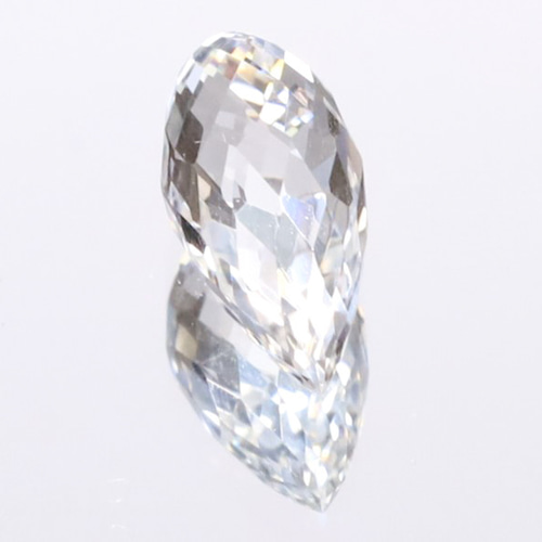 僅かに多色感じるような 非加熱無処理 透明な 天然 トパーズ VS 2.36ct