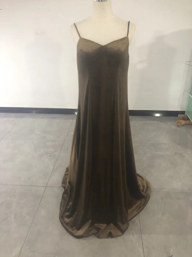 キャミソール カーキ色 高級ベロア 背中見せ トレーン 二次会 19,593円