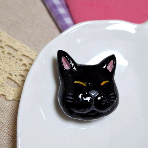 笑う猫のブローチ *黒猫* ブローチ ぶろーち工房 はち 通販 17298982