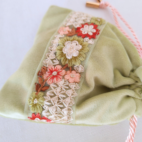 【リネン刺繍　ようこママページ】ボートポーチ c88caa8ed4ea10a20a297c86f76d7e