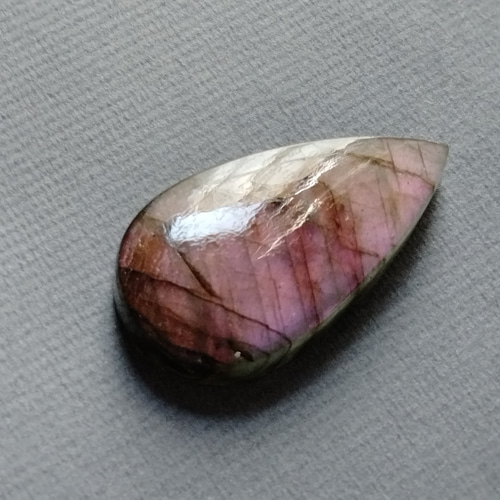 ラブラドライトハーフカット　原石 ホワイトラブラドライト 原石 33x19x17mm 14.5g #NM158