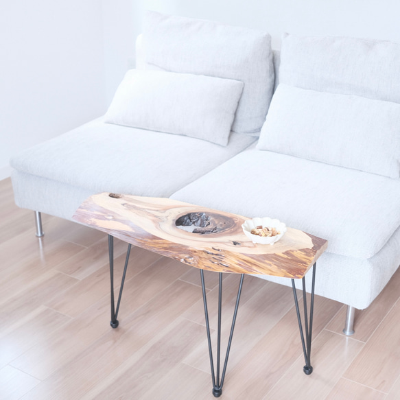 杉のテーブル / コーヒーテーブル / サイドテーブル / table / 一枚板 / 無垢材 2枚目の画像