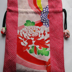 ７６１４　絞りと花柄の振袖で作った巾着袋＃送料無料 3枚目の画像