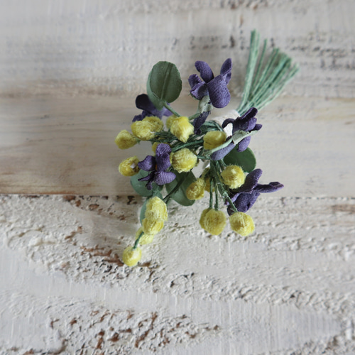 布花 ミモザとスミレの花束ブローチ ブローチ lotta-mom 通販 17299710  