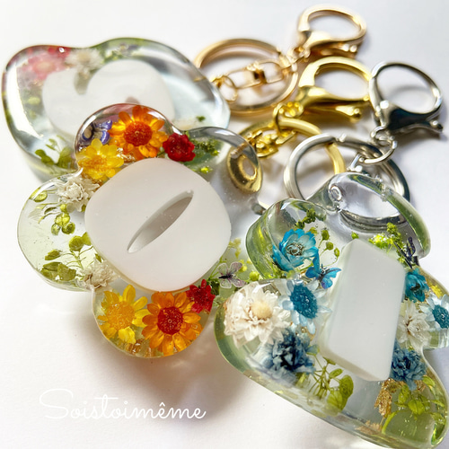 受注制作】イニシャルFlowerキーホルダー ☆イニシャル対応可