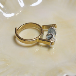 真鍮・銀・アクアマリンの指環：《回転運動 01/Révolution 01》フリーサイズ 4枚目の画像