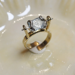 真鍮・銀・アクアマリンの指環：《回転運動 01/Révolution 01》フリーサイズ 1枚目の画像