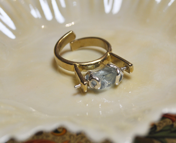真鍮・銀・アクアマリンの指環：《回転運動 01/Révolution 01》フリーサイズ 6枚目の画像